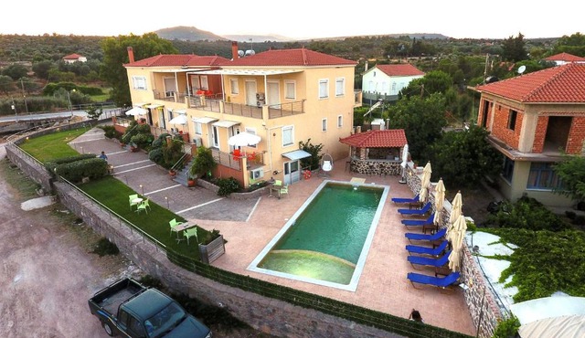 Palaiologou Panorama Apartments in Mantamádos