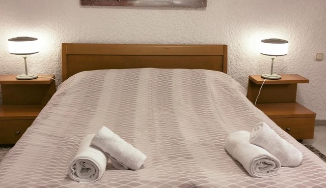 PALIOKTIMA - SLEEP n GO in Néon Rýsion