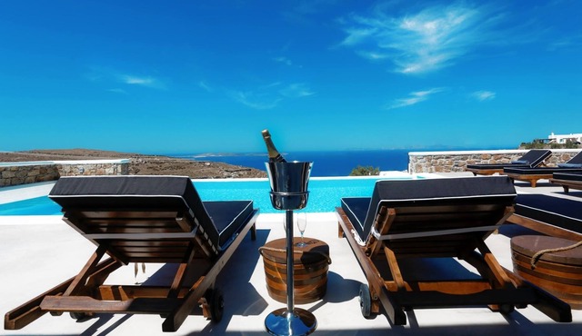 Panamera XL - 3 heated Jacuzzis - Large Patio with Private Pool - Sunset View in Faros Armenistis