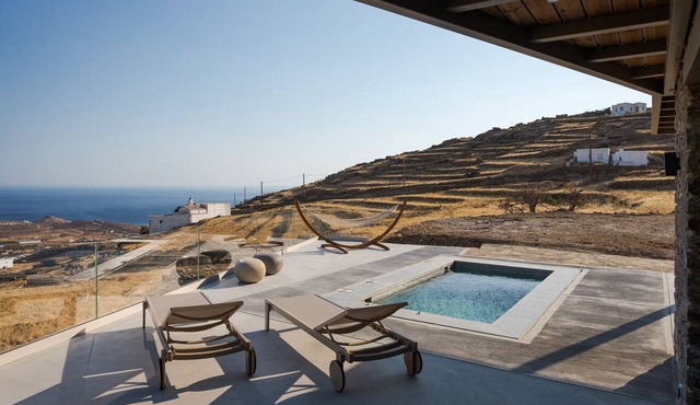 Petra Suite by Vivian Horizon Tinos, Vivian Suites Tinos in Tinos