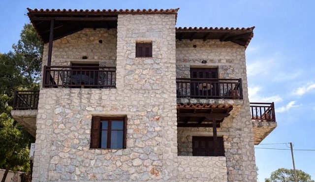 Petra Villa Agistri in Skala