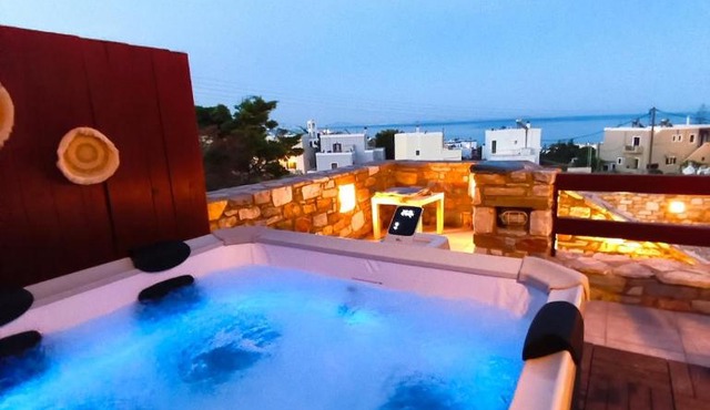 PetraCasa Luxury Villa in Azolimnos Syros