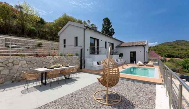 Phos & Physis Luxury Villa in Kefalonia