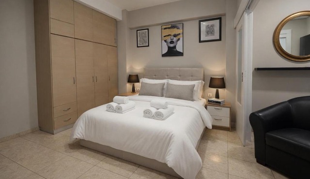 Piraeus Studio Royal No 1 in Athens