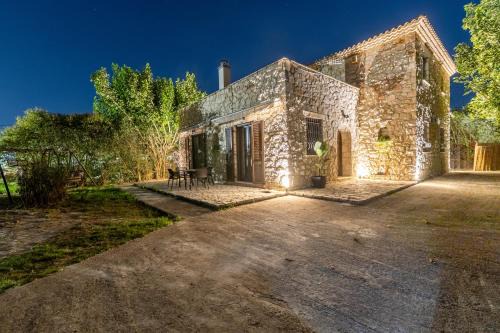 Platanus Inn Villa by "elite" in Vanáton