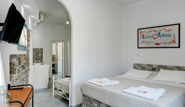 Politimi's Studio N5 Apartment with Mountain View, Wi-Fi, and Air Conditioning in Amorgos
