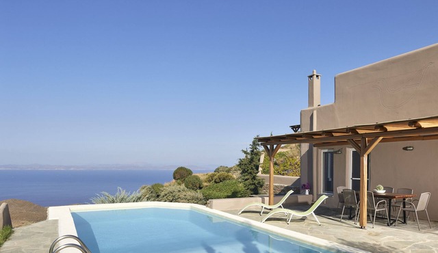 Pool House-Newly built residence in the closest Cycladic Island to Athens in Άγιος Νικόλαος