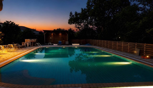 Poolfront Cabana 13 – Small Double Room by the Pool in Kontokali