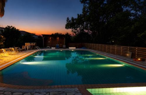 Poolfront Escape – Cabana 13 in Gouvia
