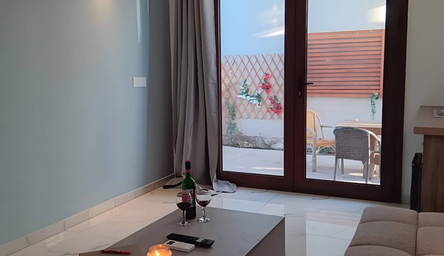 Poseidon Apartment in Laganas, Zante with Scuba Diving and Boat Tours in Laganas