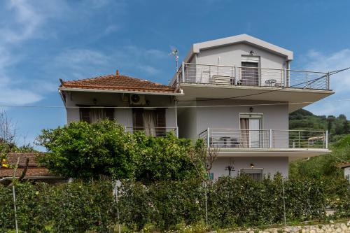 Potami Apartments in Áno Yerakaríon