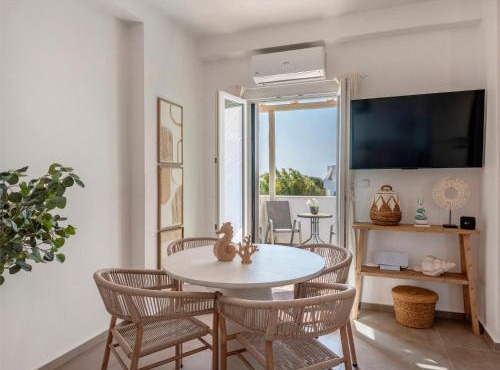 Pounta ,2BR Apartment w Shared Pool,Fiora I in Pounda