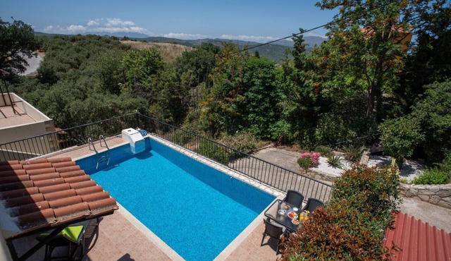 Private Pool★Wi-Fi★Traditional Villa★Rooftop Terrace in Vouves