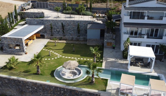 Private Vila Bluevedere in Αγ. Πελαγία