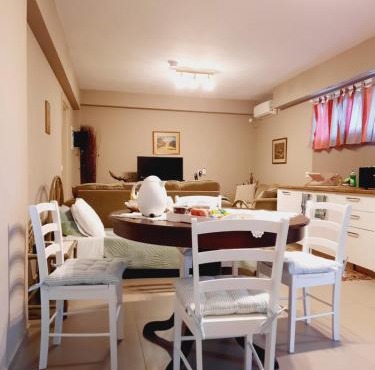 Quiet Cosy apartment near Karfas Beach in Chios