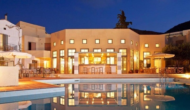 R 1187 Fiona Maisonette Villa With Breakfast & Dinner in Koutouloufari