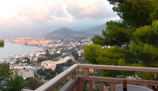 R 3010 Villa Eadric with Sea View, Sofa Bed & Two Balconies. in Stalida