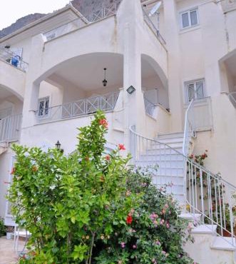 Red Rock and View Leonidio maisonette studio in Leonidio