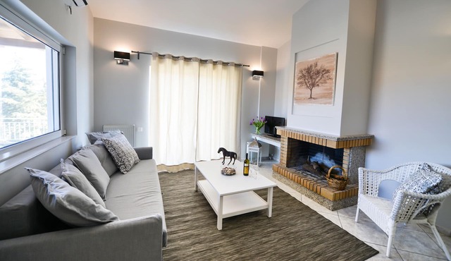 Regalo Apartments 3 Bedrooms & 2 Bathrooms in Καριώτες
