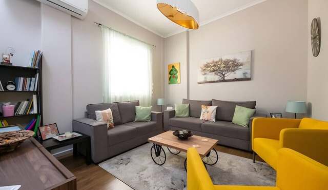 Relax City Apartment with Private Terrace, Wi-Fi and Air Conditioning in Aigio