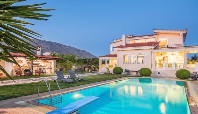 Renko Royal Villa Luxury villa in Athens Riviera. Private Pool, garden & BBQ in Lagonisi