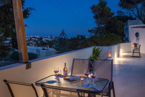 Restia Seaside Apartment II, 50m from Megas Gialos Beach in Megas Yialos-Nites