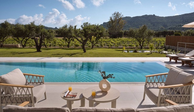 Reveria Villa, a 1.500m2 Private Poolside Stay in Zakynthos