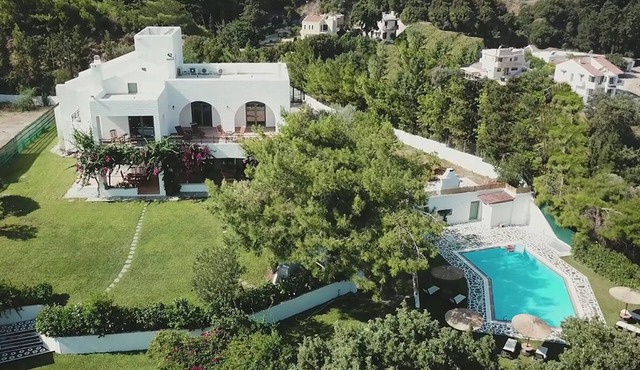 RODOS PARADISE VILLA is an exceptional, peaceful property. in Κοσκινού