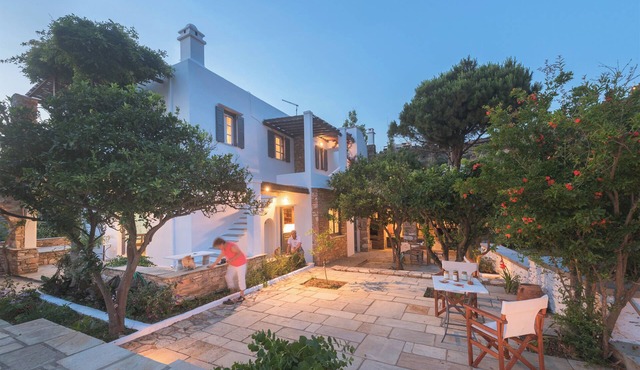 Romano Garden House · 50 m from the beach, Tinos in Τήνος
