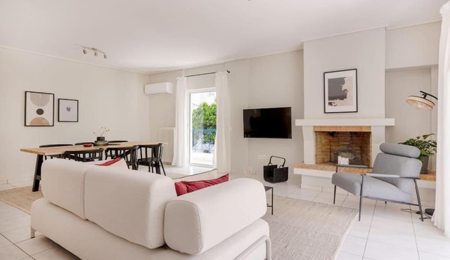 Roomy 3BR Apartment in Marousi by UPSTREET in Athens
