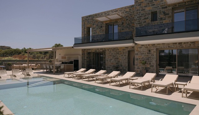 Rose Villa, Heated Pool, Gym & Family Play Areas in Rethymno
