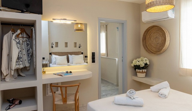 Salt & Stone In Center Of Tinos Luxury Suite in Tinos