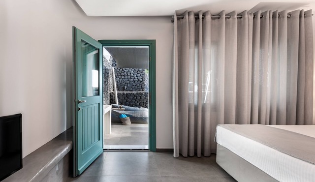 Santa Irina Luxury Sunny Lofts in Santorini
