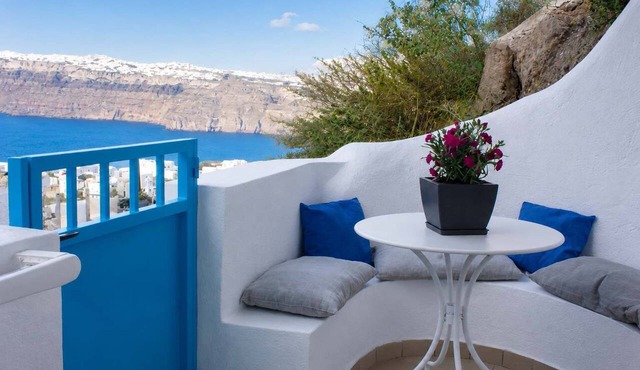 Santo Cave, Santorini Suite with SeaViews in Akrotiri