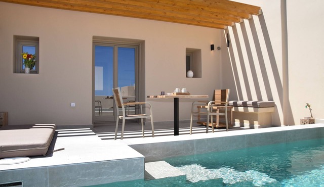 Santorini - Villa - Sleeps 2 - Pool - Parking in Mesaria