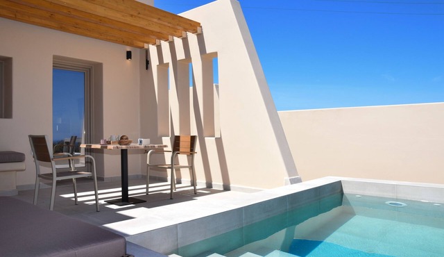 Santorini - Villa - Sleeps 2 - Pool - Parking in Mesaria