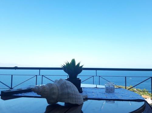 Sea and Sky Infinity Blue Apartment in Gythio