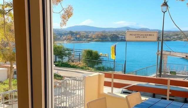 Sea Front 1 min walk to Shore Town House in Chania