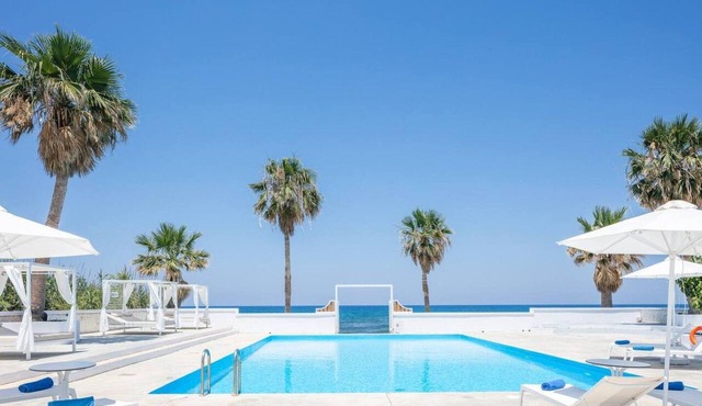 Sea front Villa Pueblo -Thalasses Villas byDomisi in Rethymno