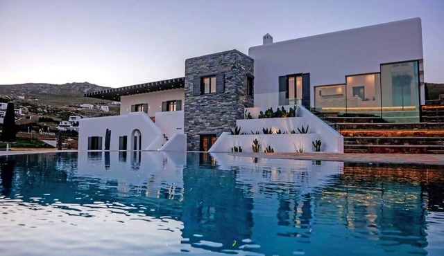Sea View Estate Private Pool, Gym & Hammam in Mykonos