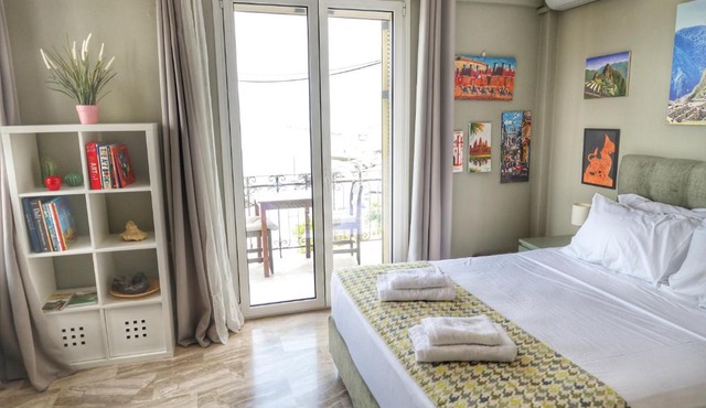 Sea view free Parking sleeps 7 in Pylos