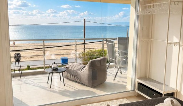 Sea View Luxury Apartment Beachfront 3BR in Agia Triada
