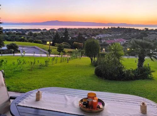 Sea View Pool Villa in Glarokavos, Halkidiki in Paliouri