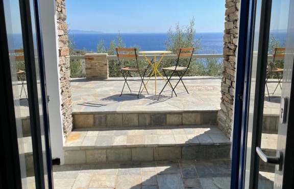 Sea view studio 2 in Batsi