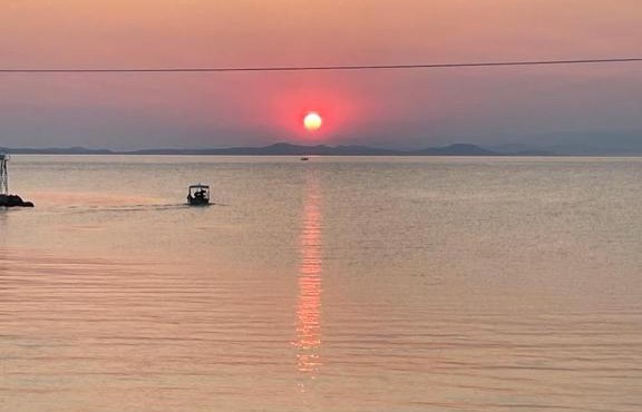 Seafront Apartment in Skala Mistegnon