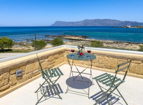 Seafront Retreat Villa - Balos Area in Tímios Stavrós
