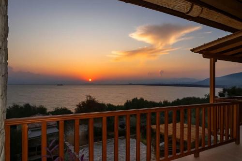 Seafront Verga Stone Haven - Waves' Embrace in Verga Kalamata