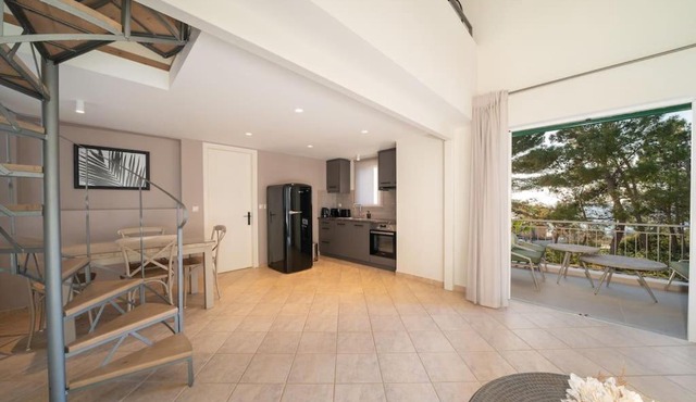 Seashell Luxury Residence in Lixouri