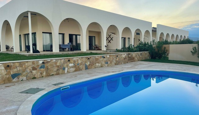 Selena Beach Front Loft with private heatable pool in Τοπική Κοινότητα Επισκοπής