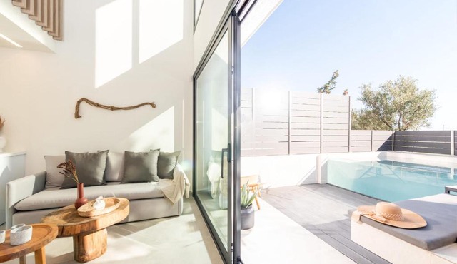 Serene Villas Halkidiki - Cfront private pool in Nea Propontida